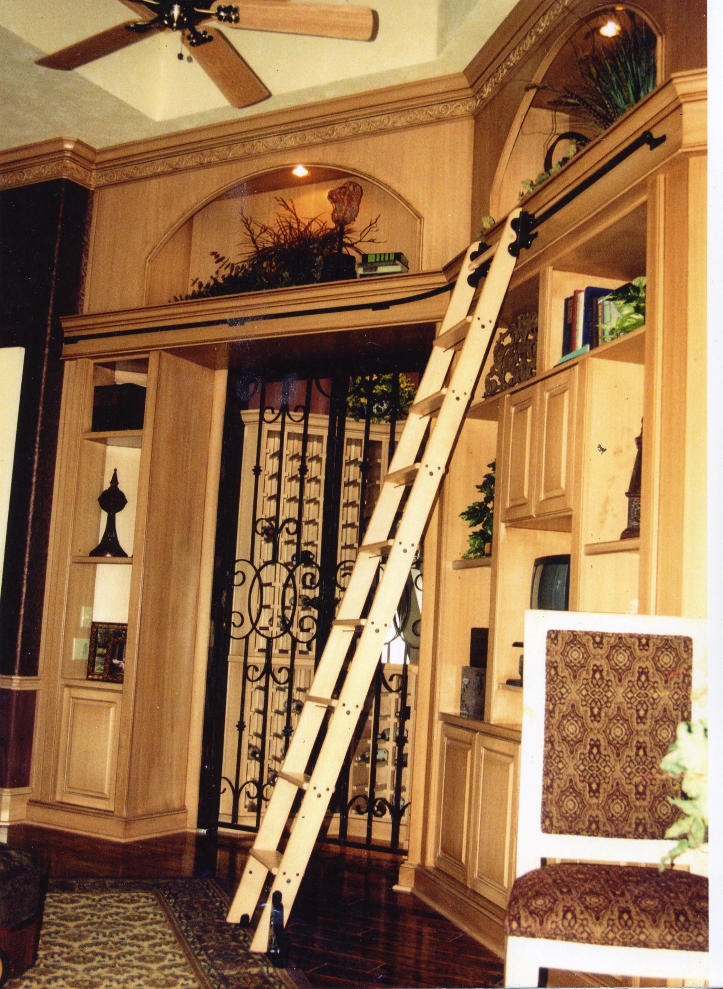 Entertainment built-in detail 354