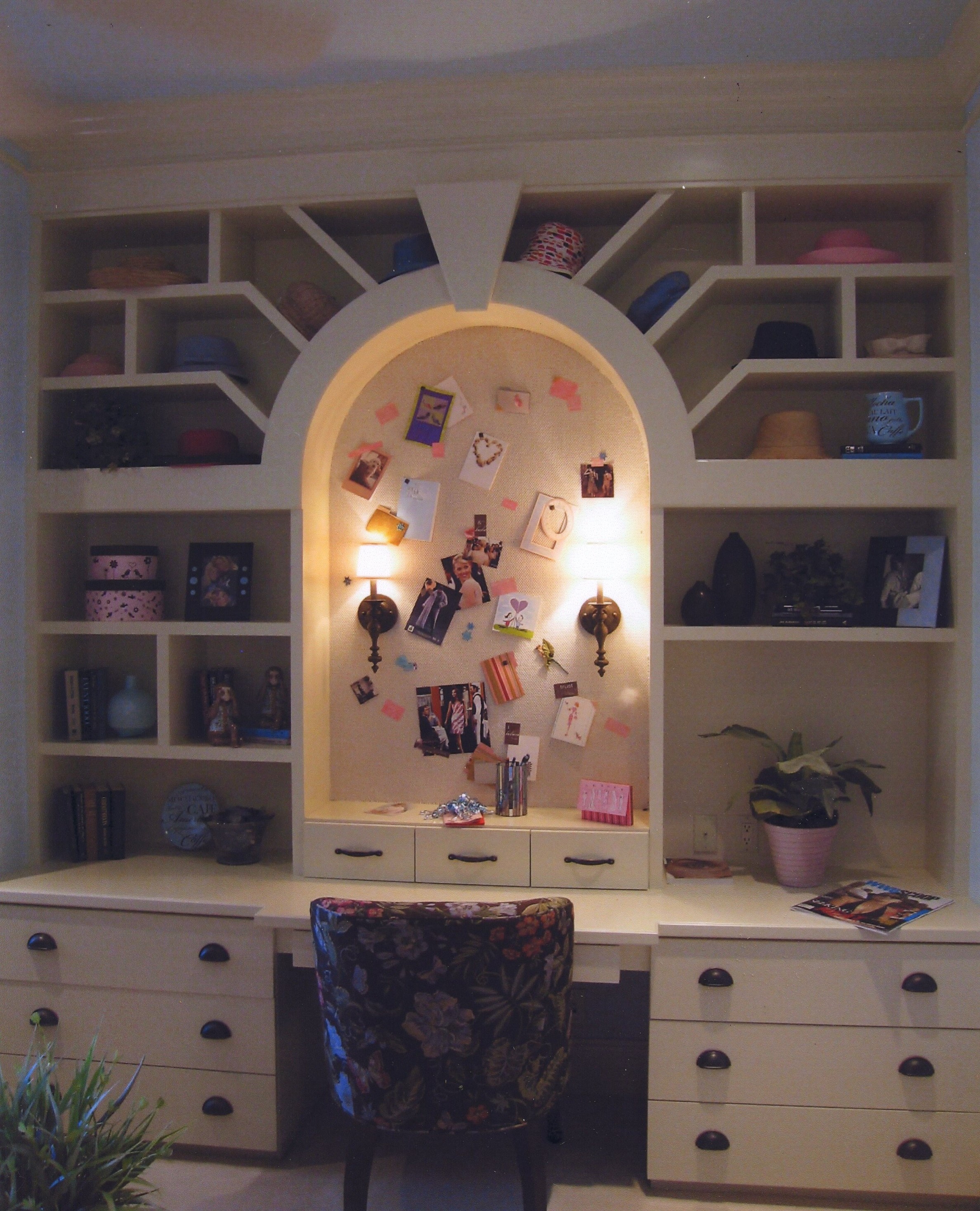 Entertainment built-in detail 372